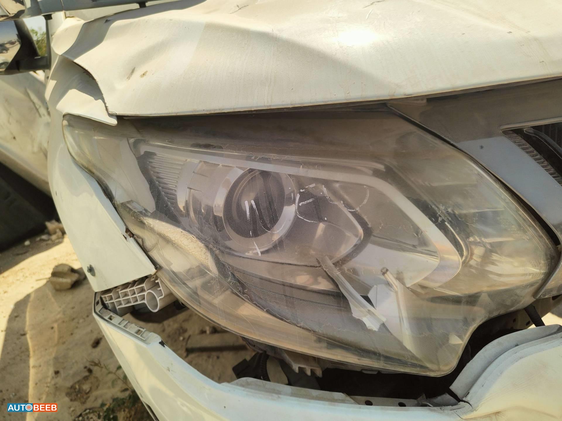 Lights Front light Mitsubishi L200
