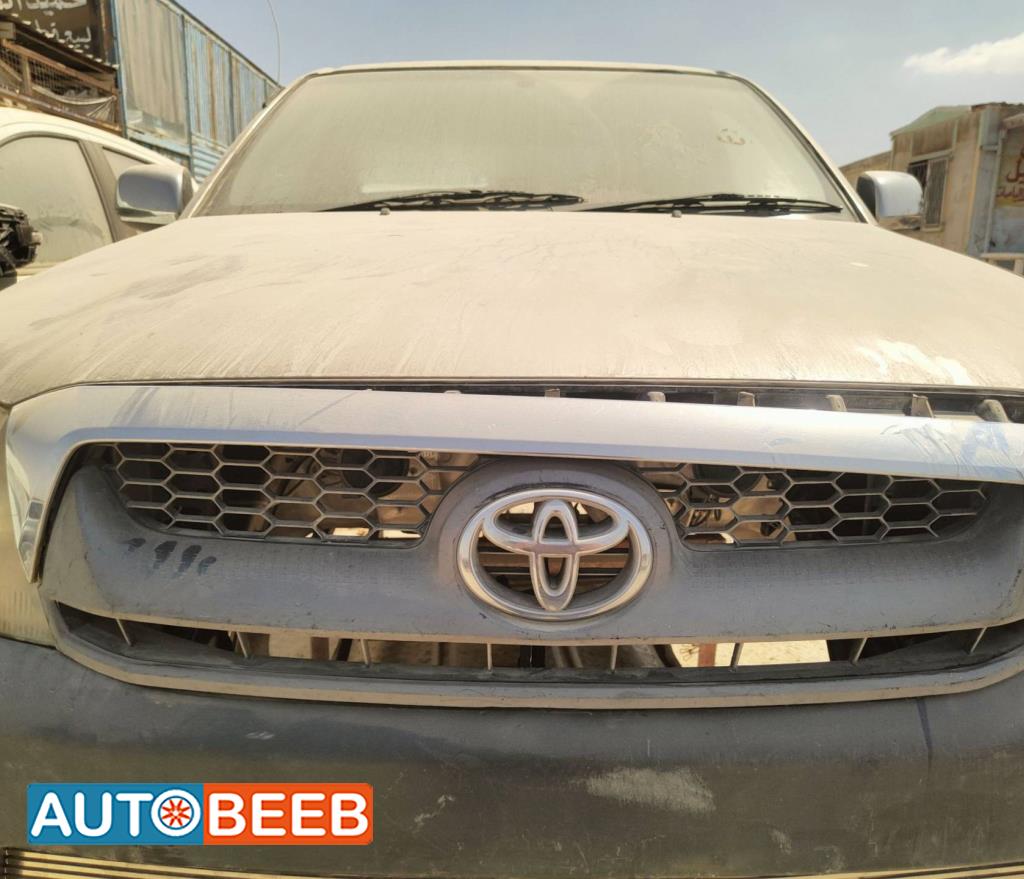 Body  Grilles Toyota Hilux