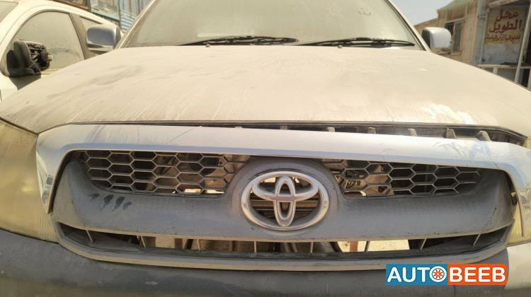 Body  Grilles Toyota Hilux