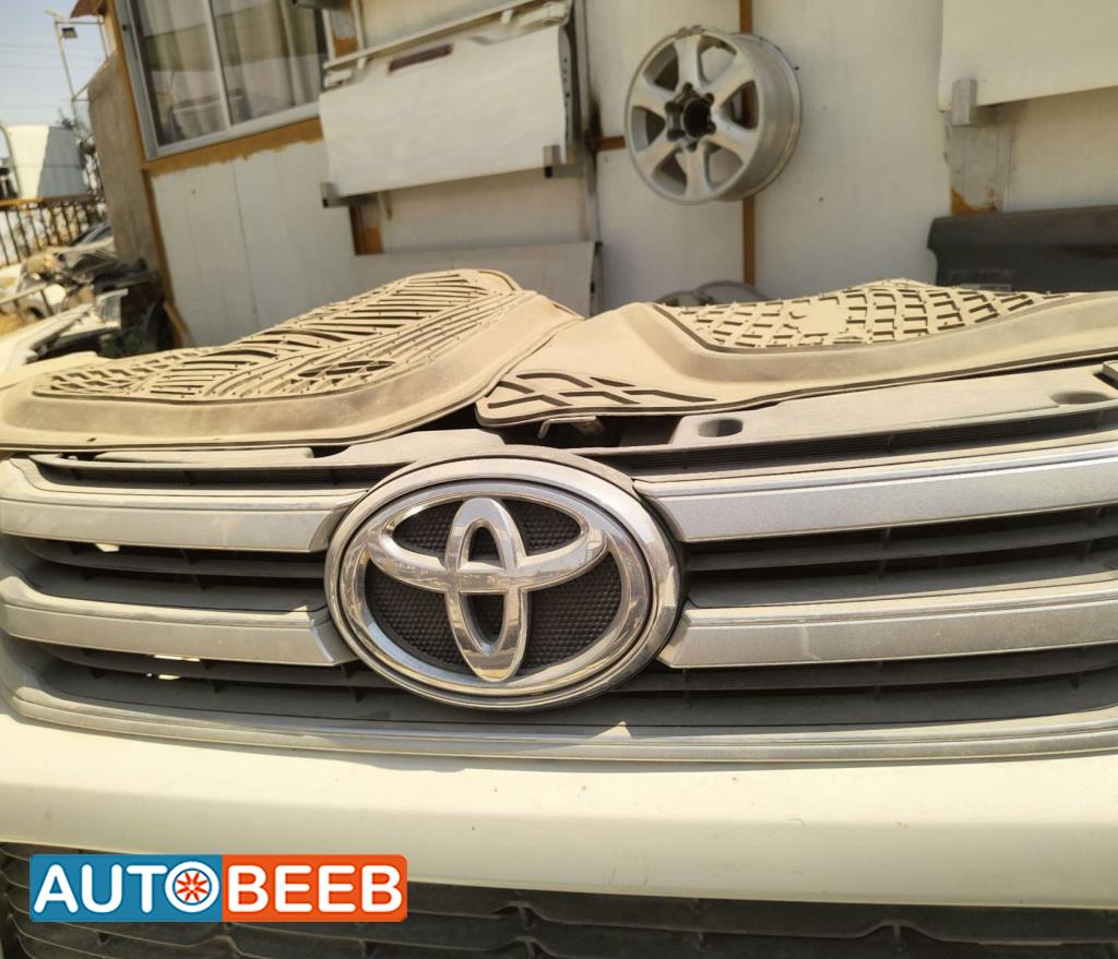 Body  Grilles Toyota Hilux