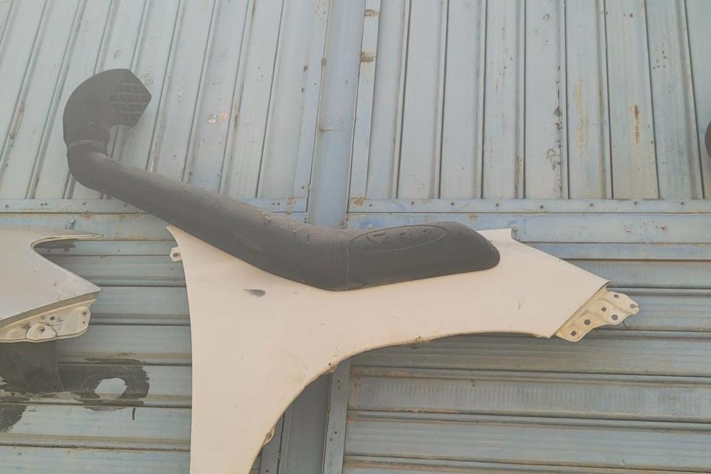 Body  Fenders  Toyota Hilux