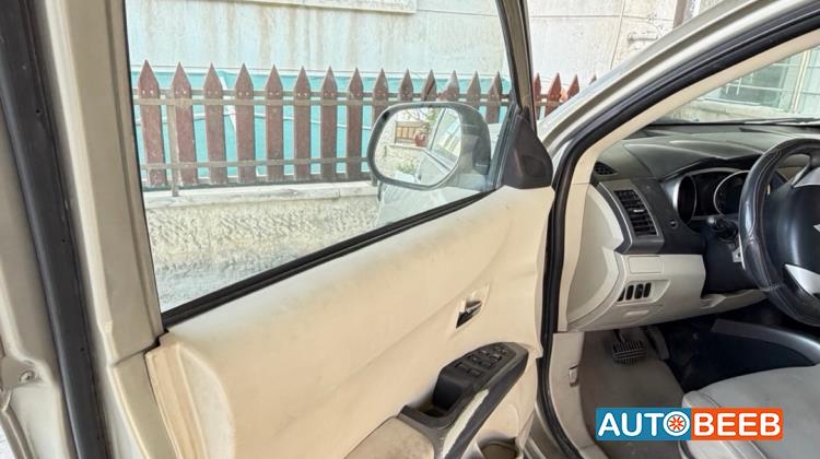 Mitsubishi Outlander 2008