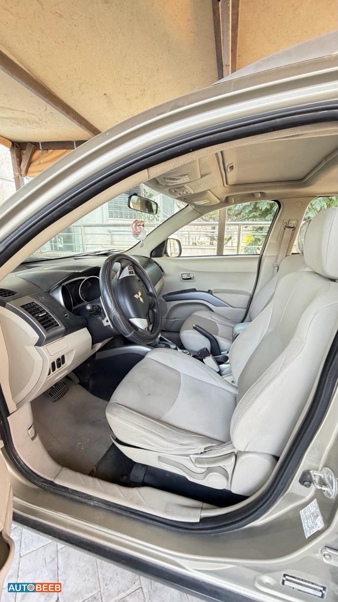 Mitsubishi Outlander 2008