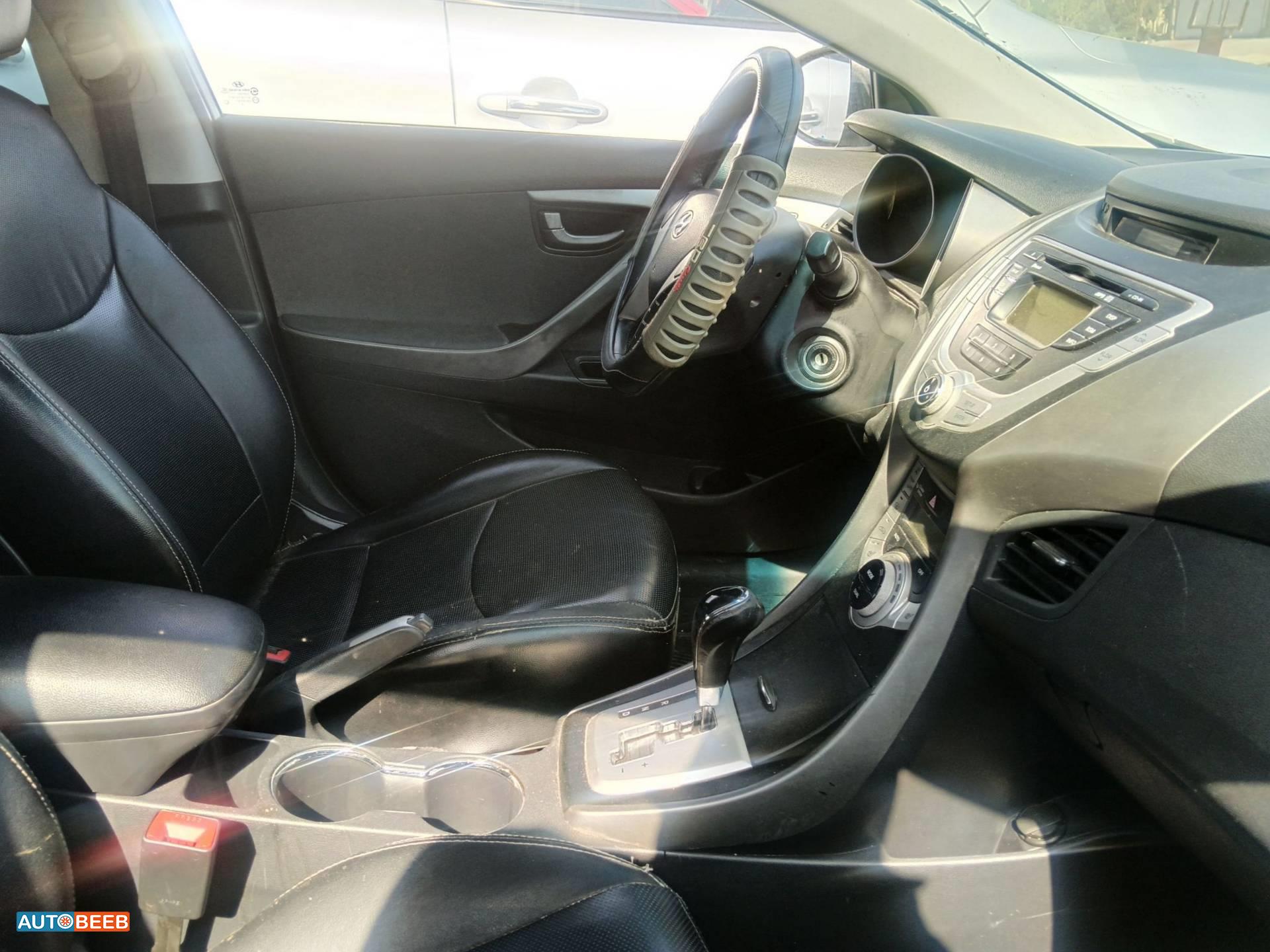 Hyundai Avante 2011