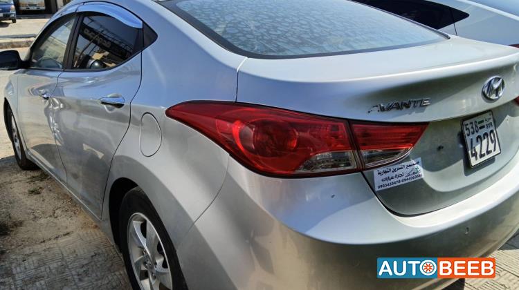Hyundai Avante 2011