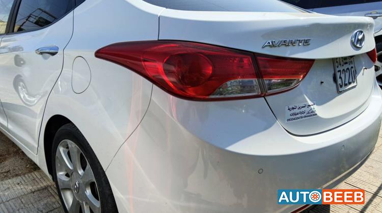 Hyundai Avante 2011