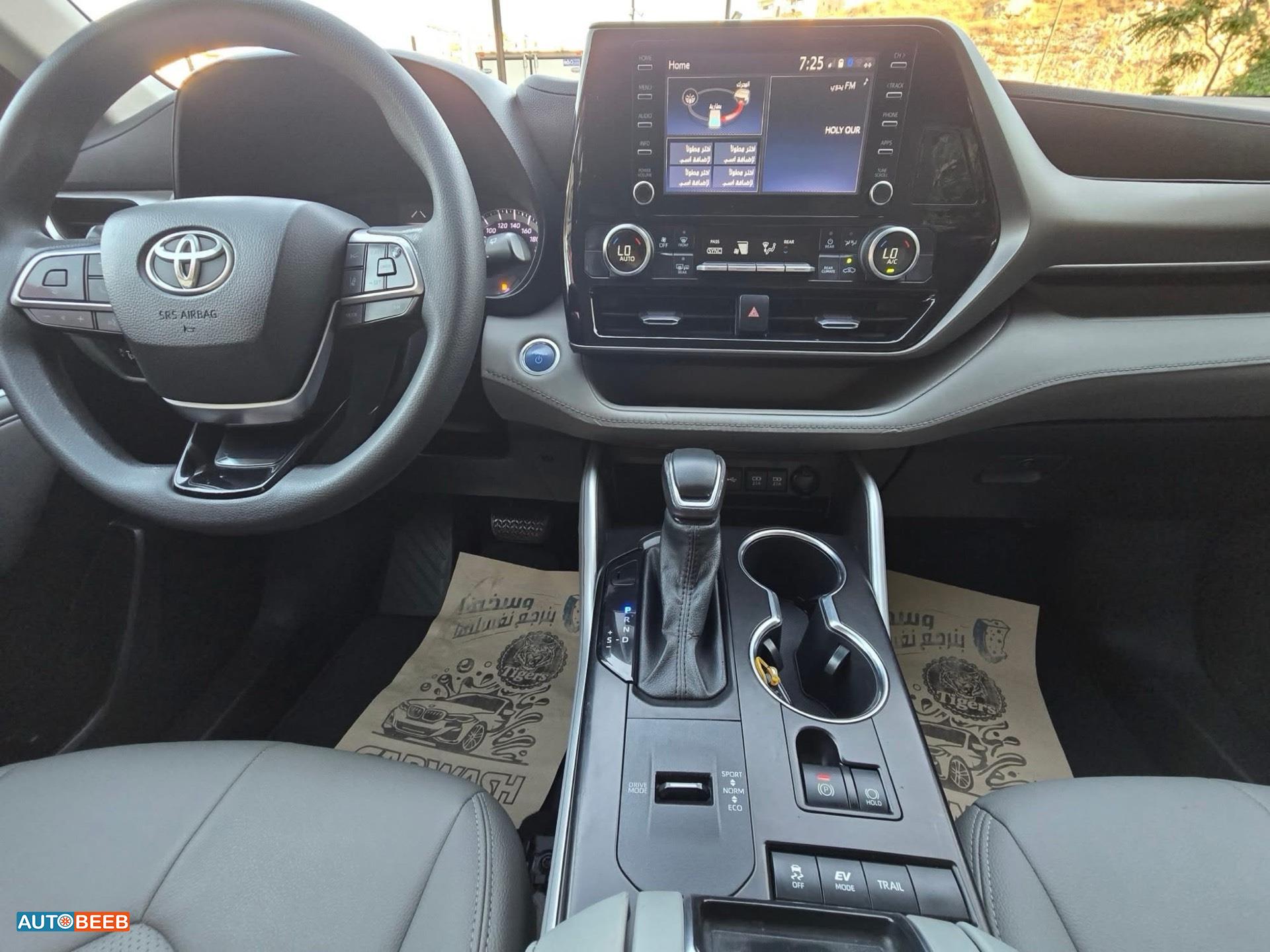 Toyota Highlander 2021