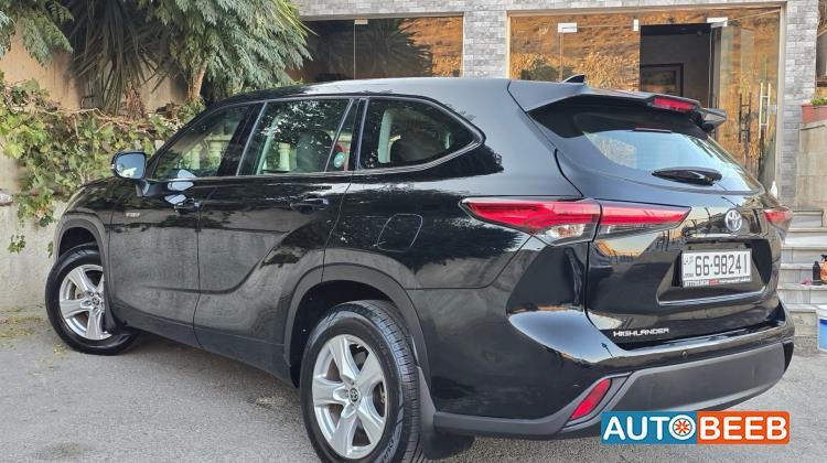 Toyota Highlander 2021