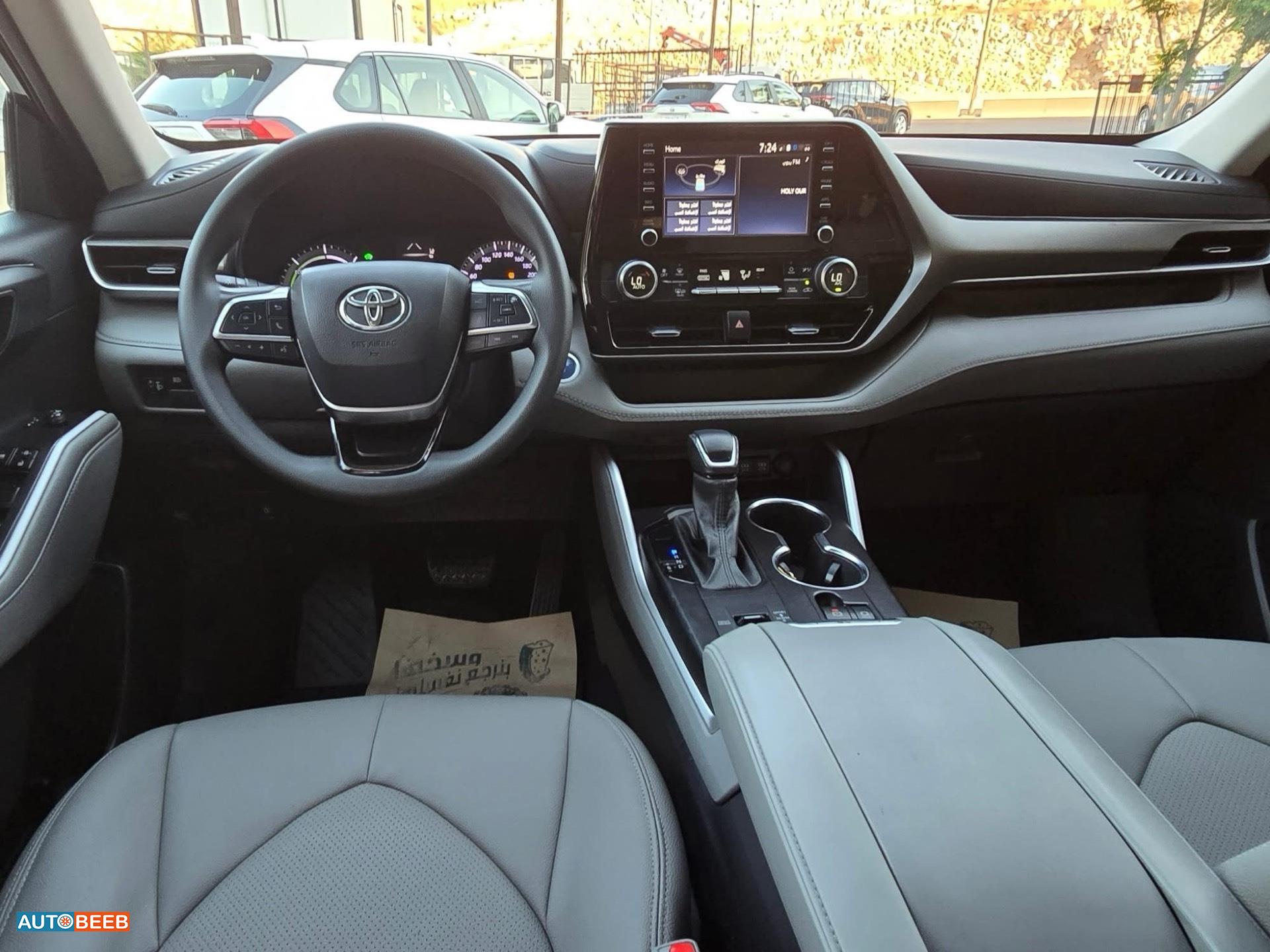 Toyota Highlander 2021