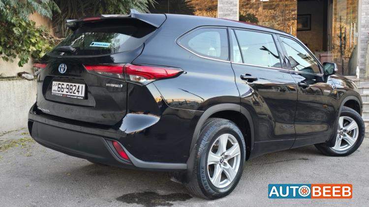 Toyota Highlander 2021