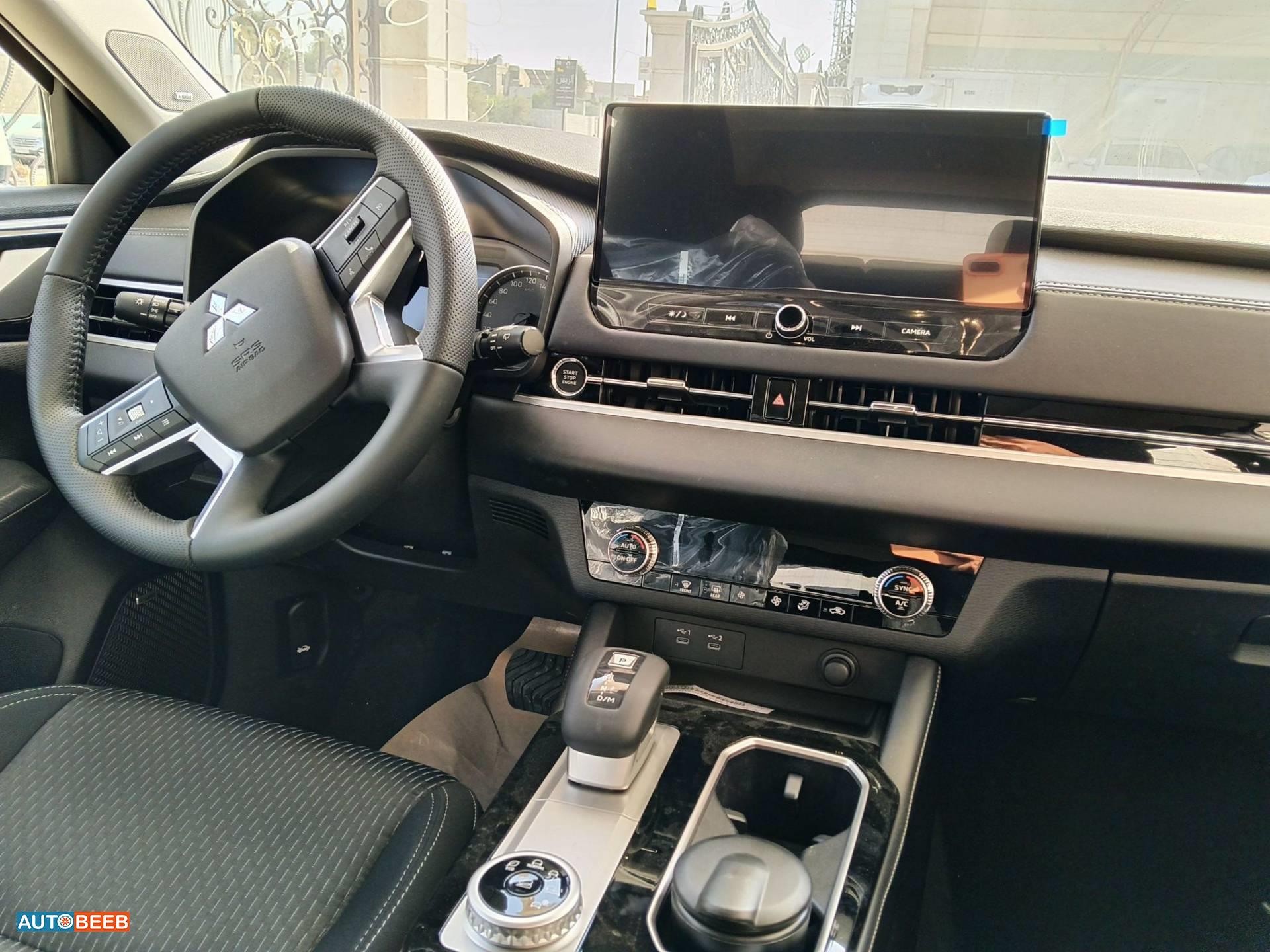 Mitsubishi Outlander 2025