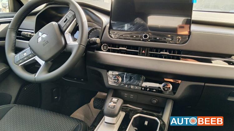 Mitsubishi Outlander 2025