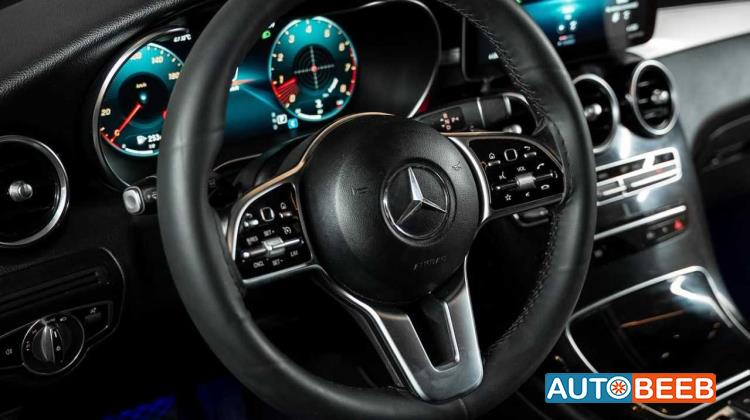 Mercedes Benz GLC200 2021