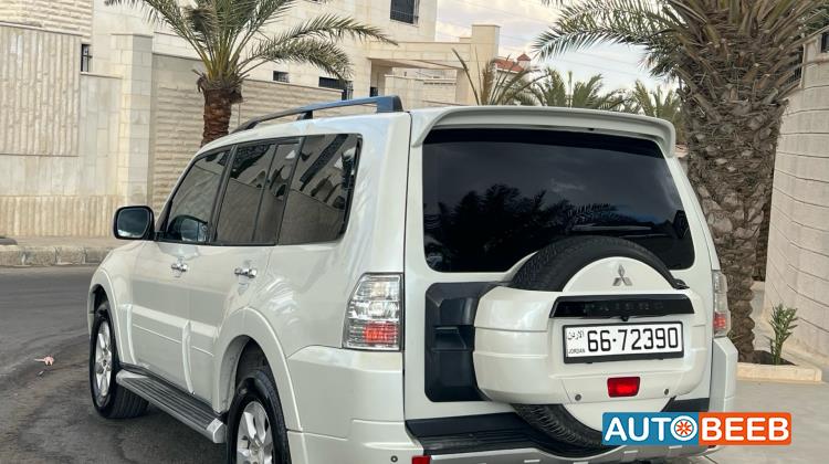 Mitsubishi Pajero 2011