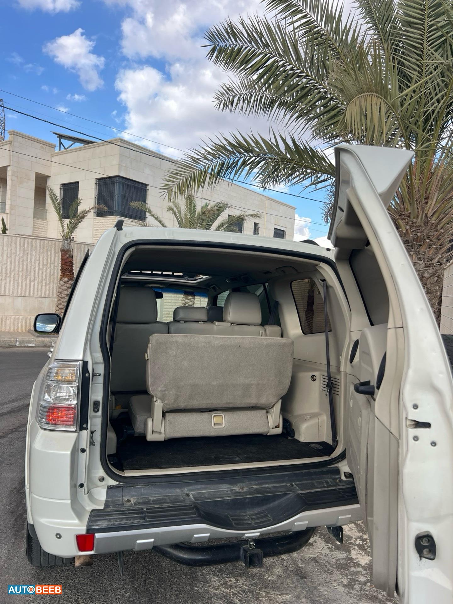 Mitsubishi Pajero 2011
