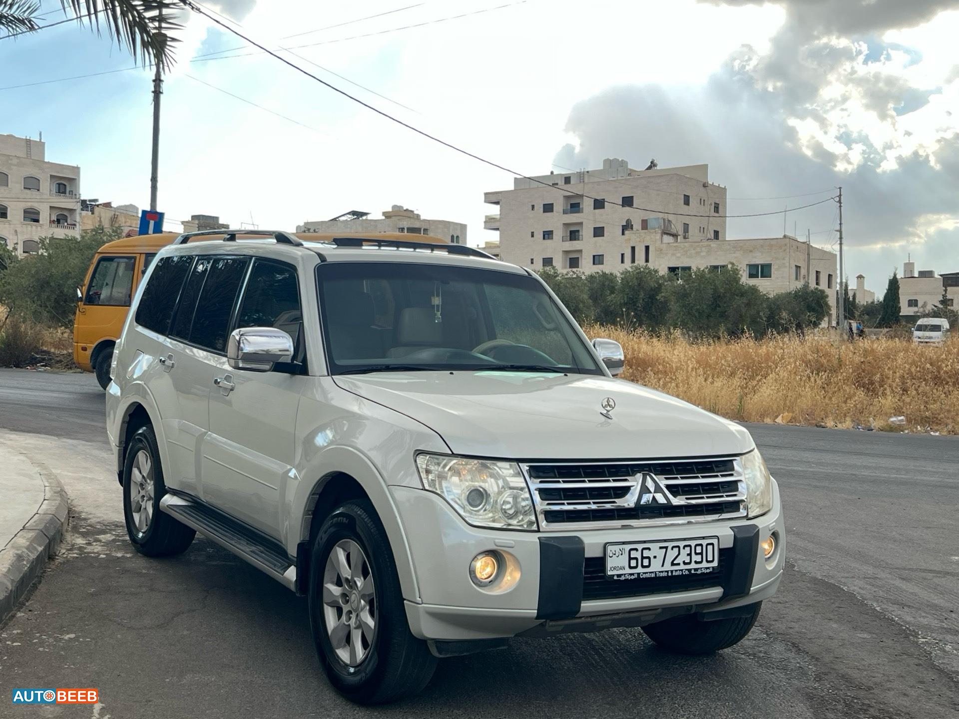 Mitsubishi Pajero 2011