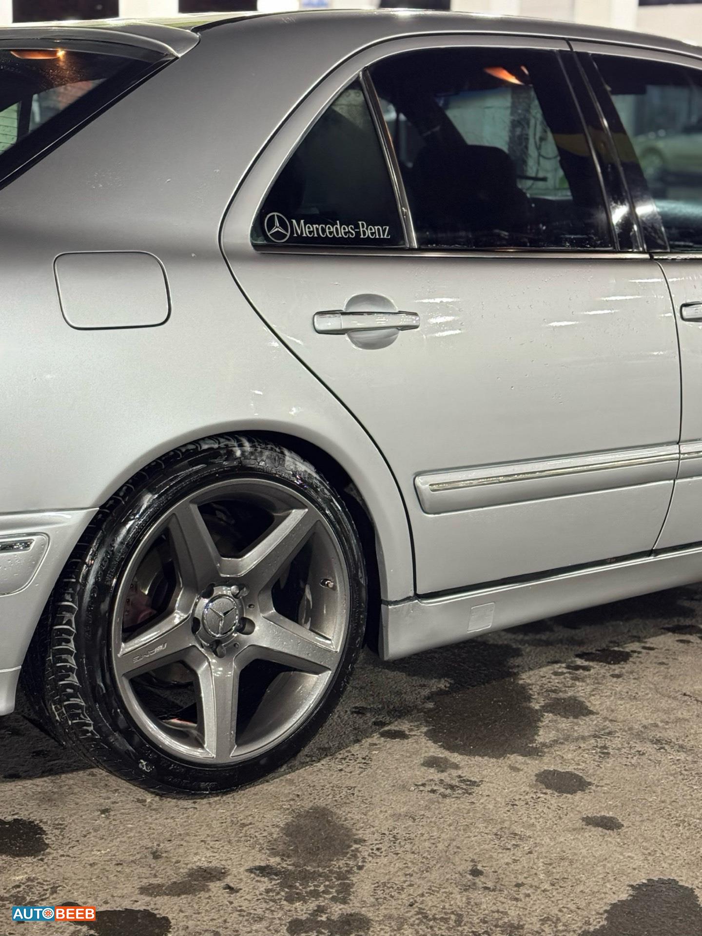 Mercedes Benz E230 2002