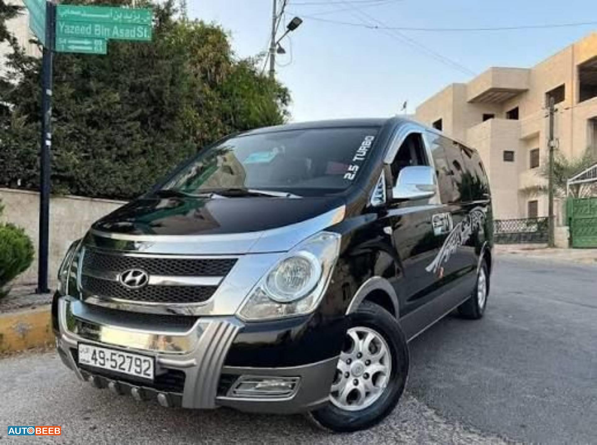 Minibus Hyundai 2015
