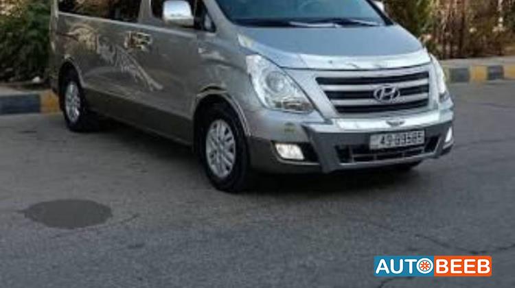 Minibus Hyundai 2015