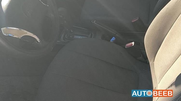 Hyundai Elantra 2005