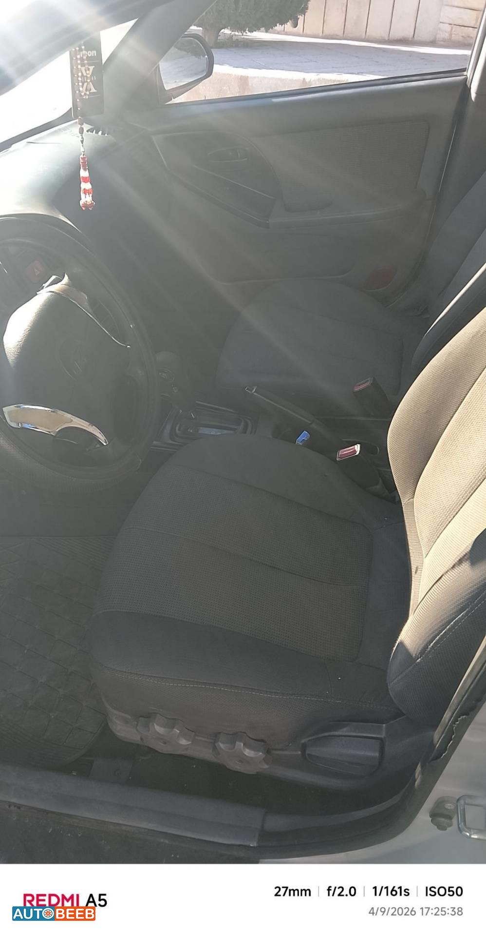 Hyundai Elantra 2005