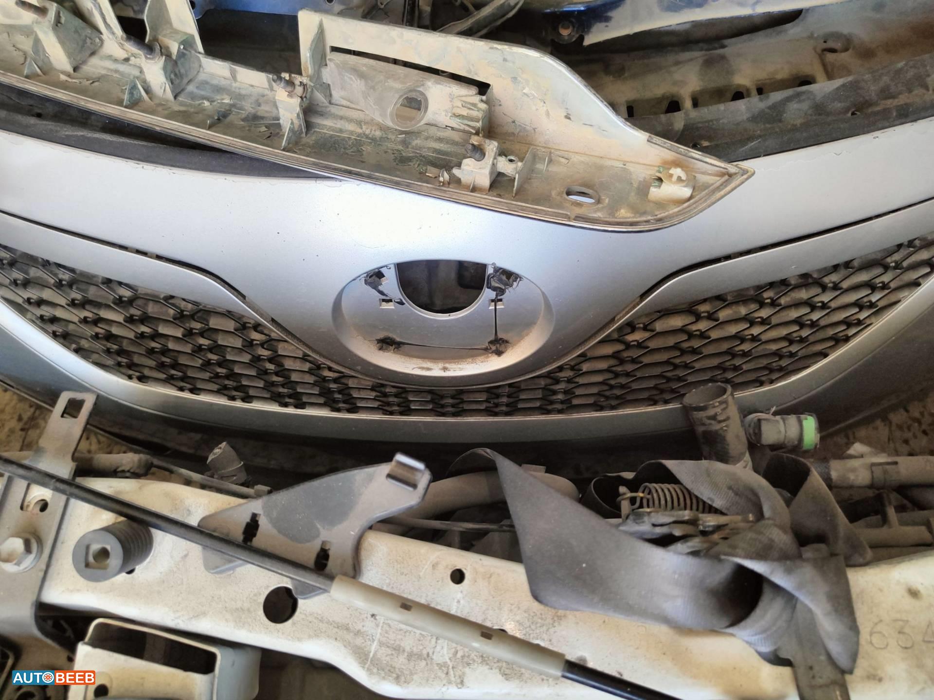 Body  Grilles Toyota Camry