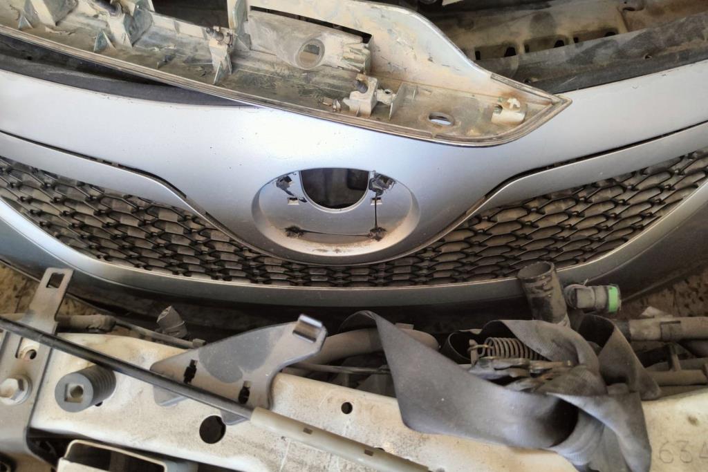 Body  Grilles Toyota Camry