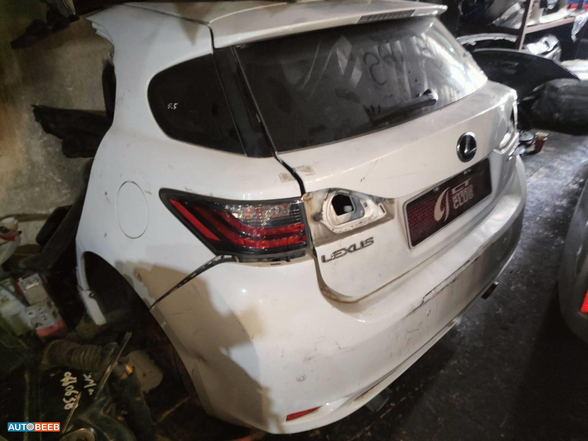 Body  Front clip Lexus CT200