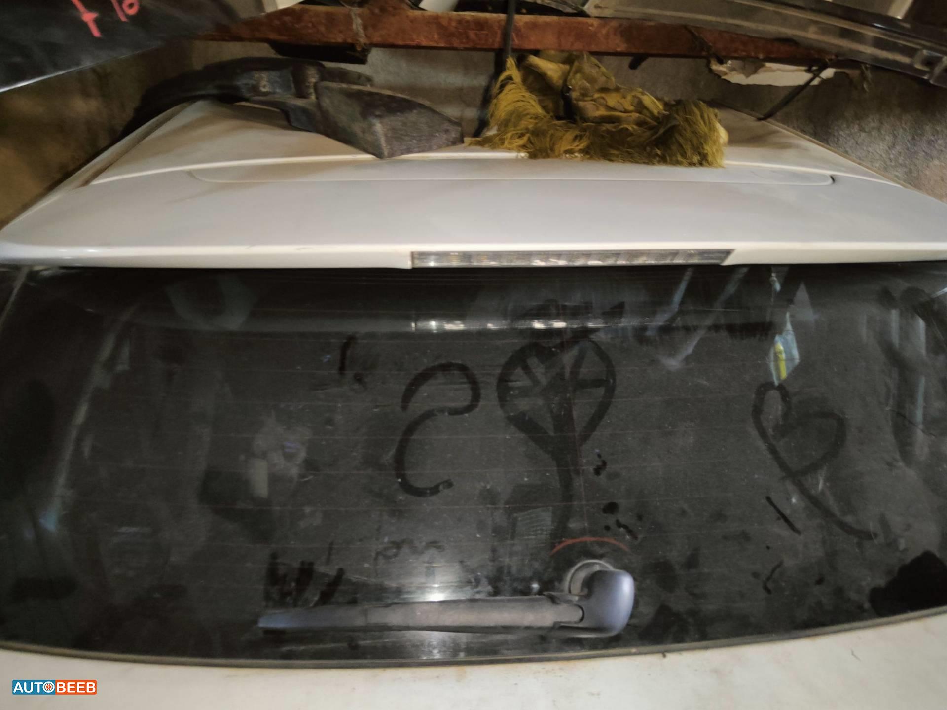 Body  Glass Lexus CT200