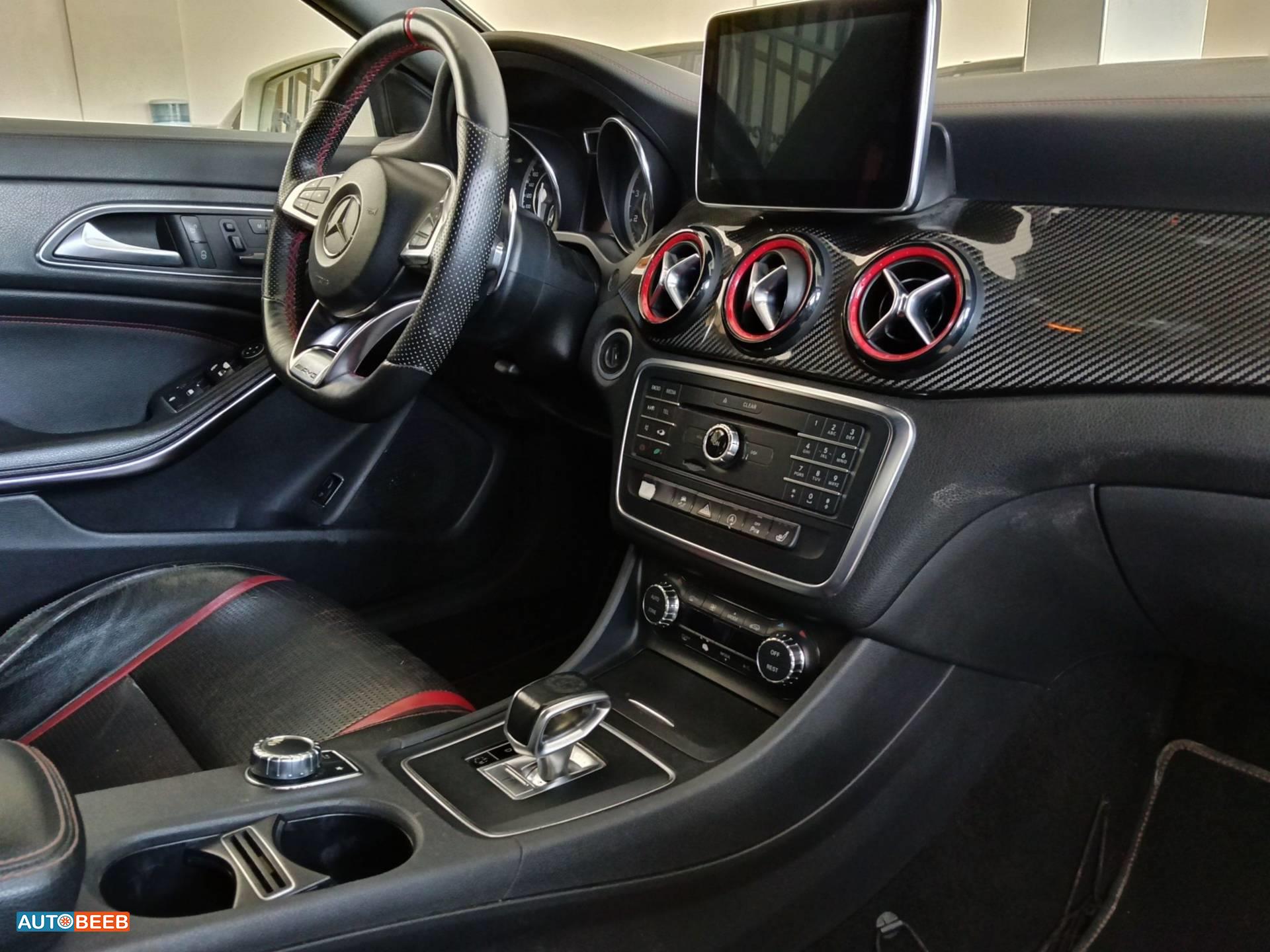 Mercedes Benz CLA45 AMG 2015