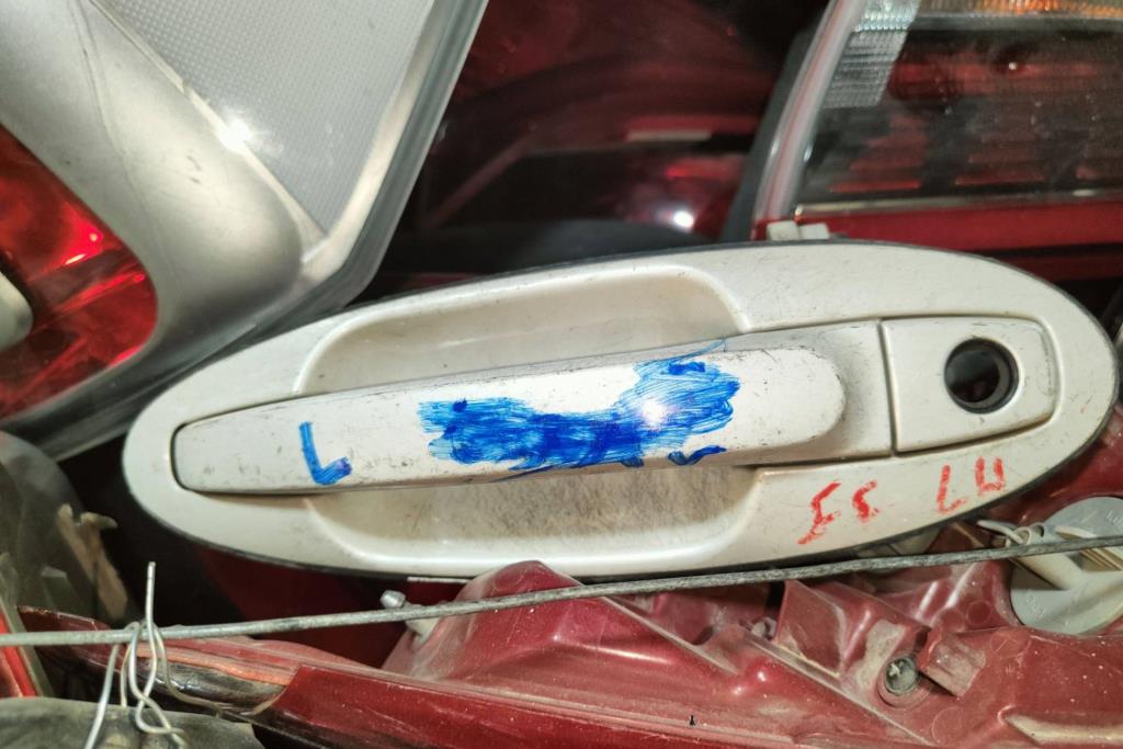 Body  Door Handle  Hyundai Sonata