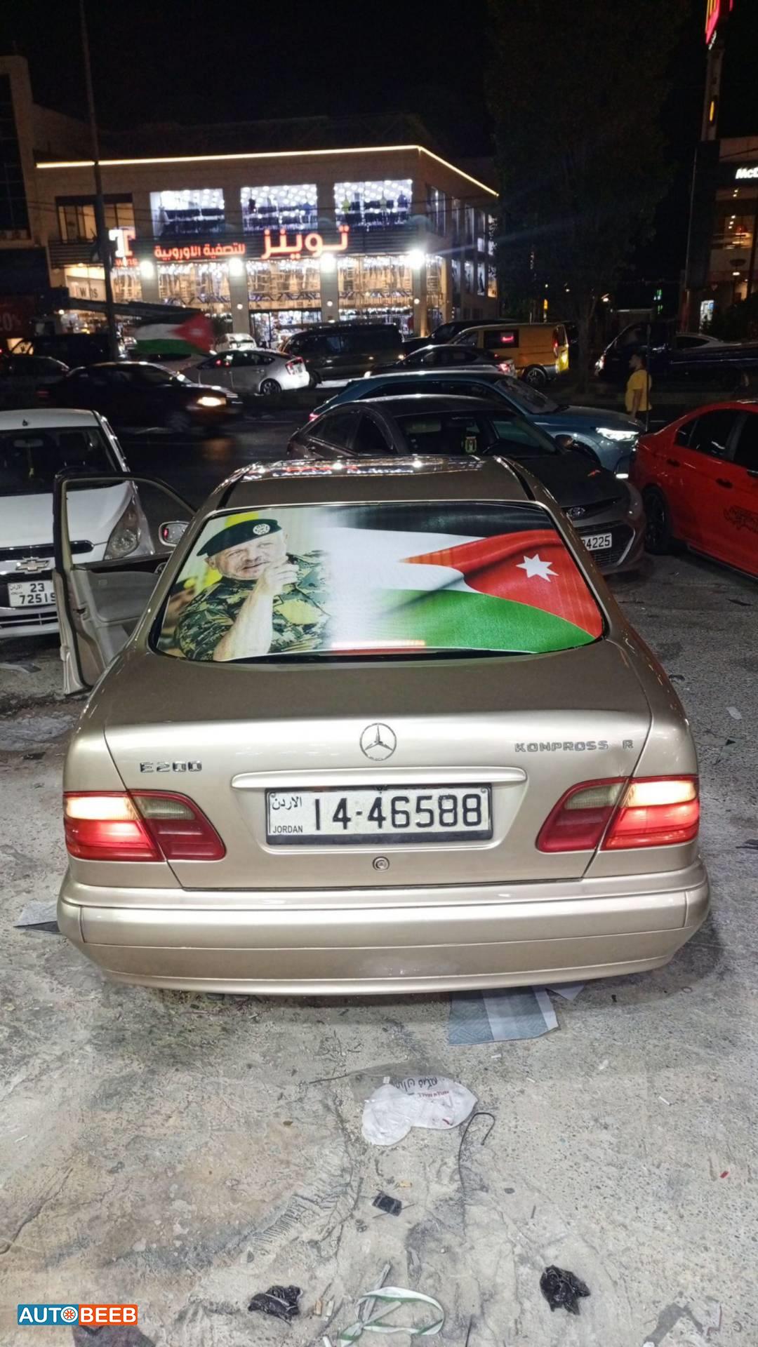 مرسيدس بنز E200 2001