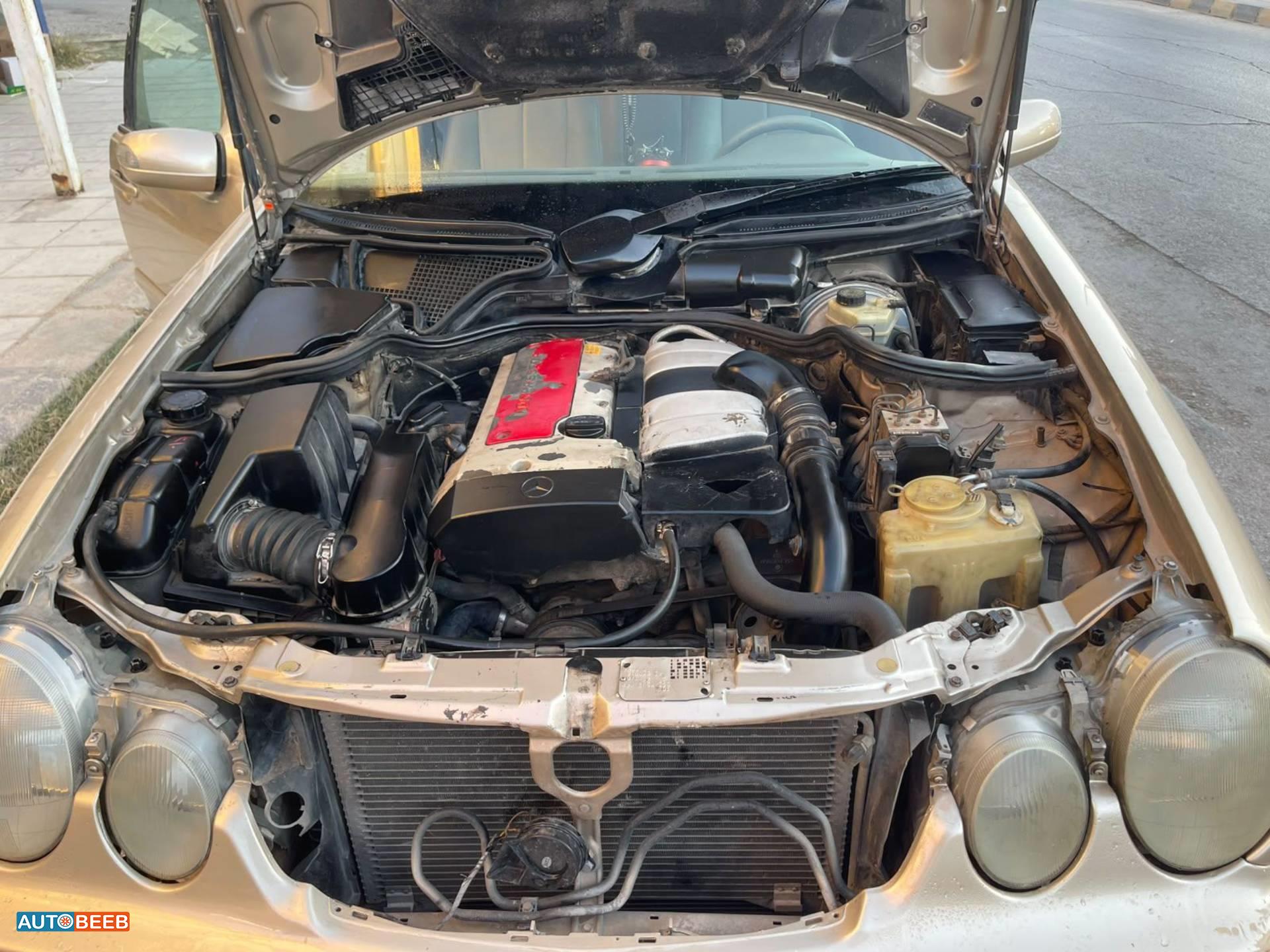 مرسيدس بنز E200 2001