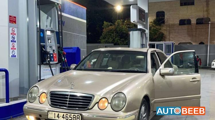 مرسيدس بنز E200 2001