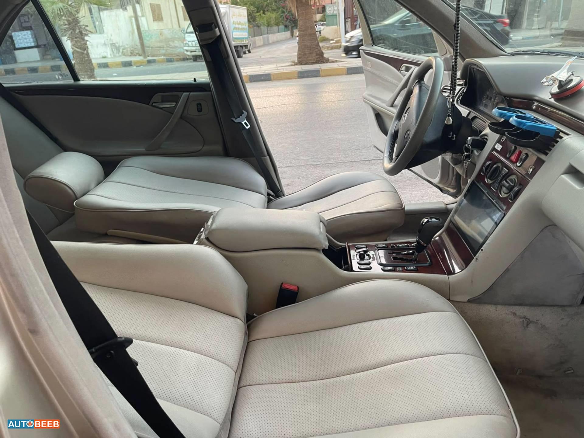 مرسيدس بنز E200 2001