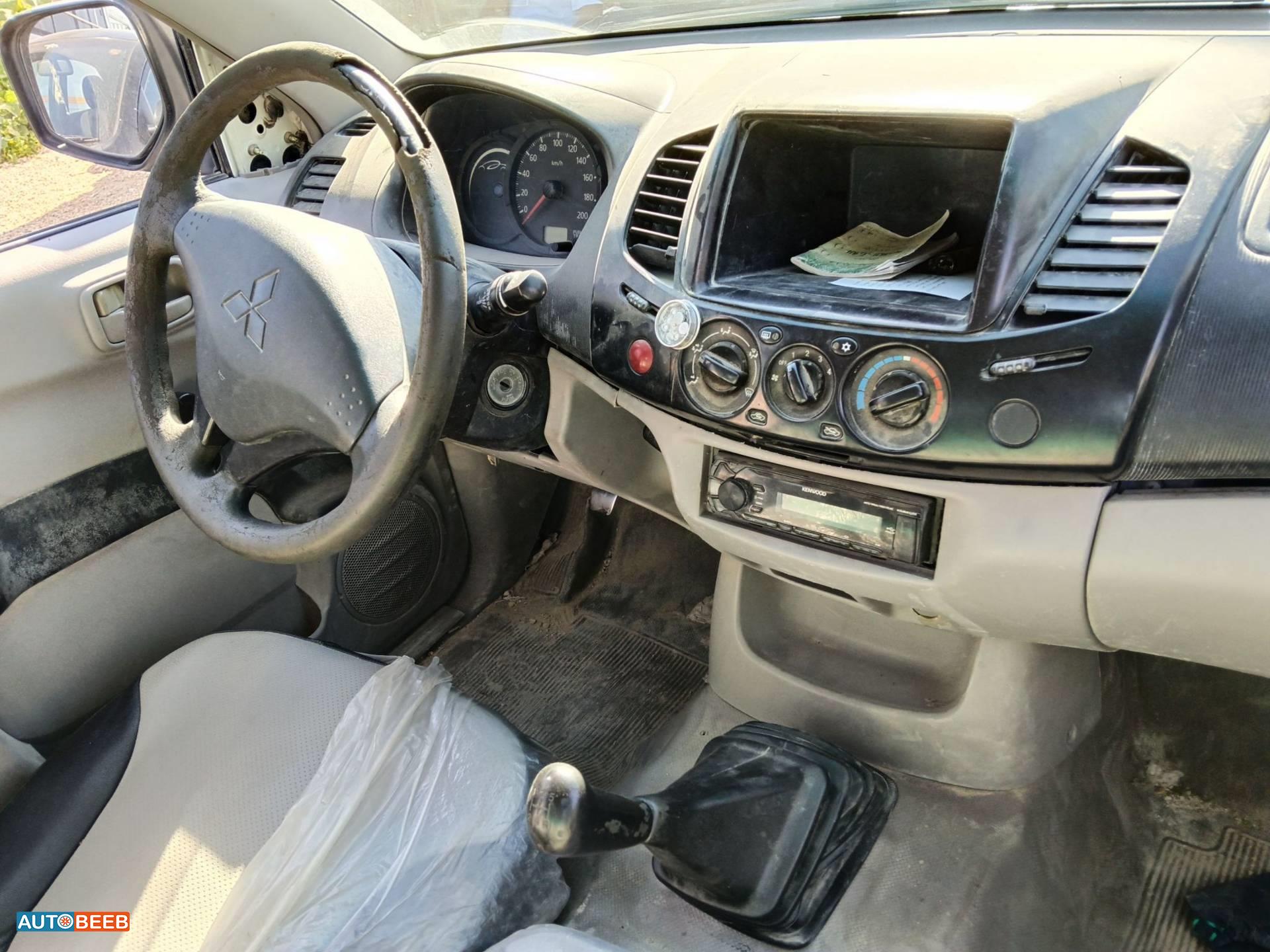 ميتسوبيشي L200 2014