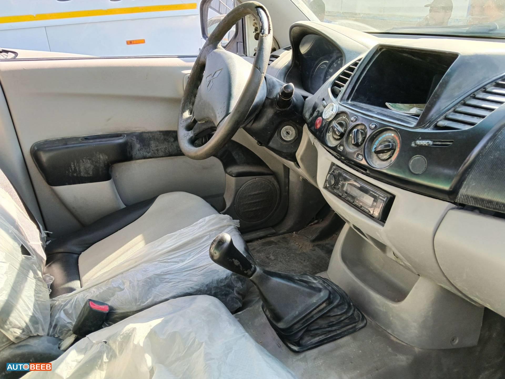 ميتسوبيشي L200 2014