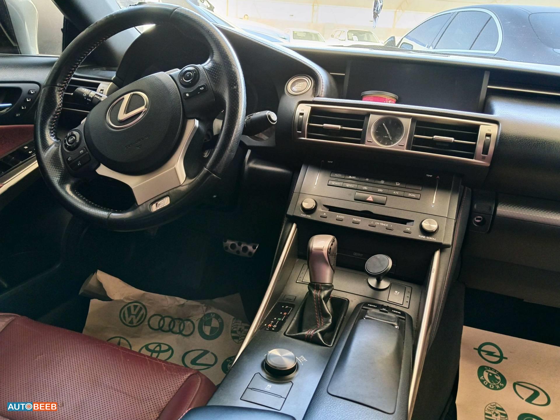 Lexus IS350 2015