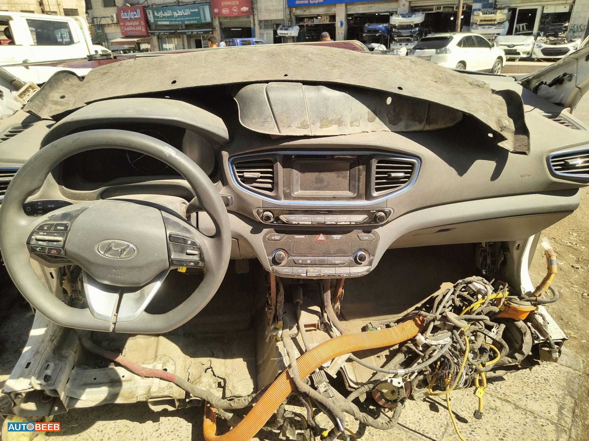 Cabin  Dashboard Hyundai Ioniq