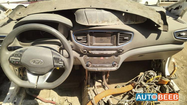 Cabin  Dashboard Hyundai Ioniq