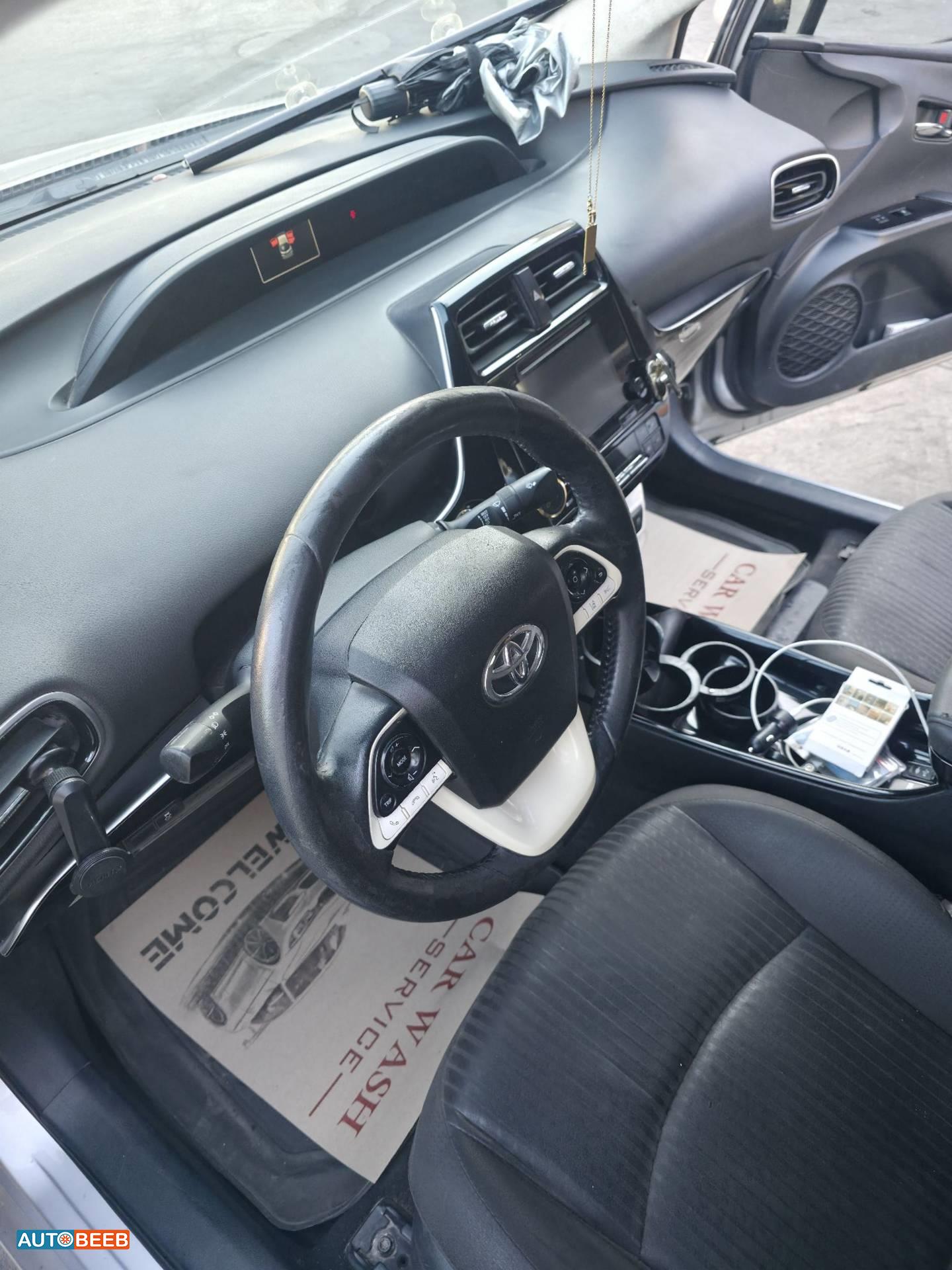 Toyota Prius 2018