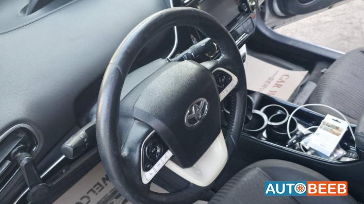 Toyota Prius 2018