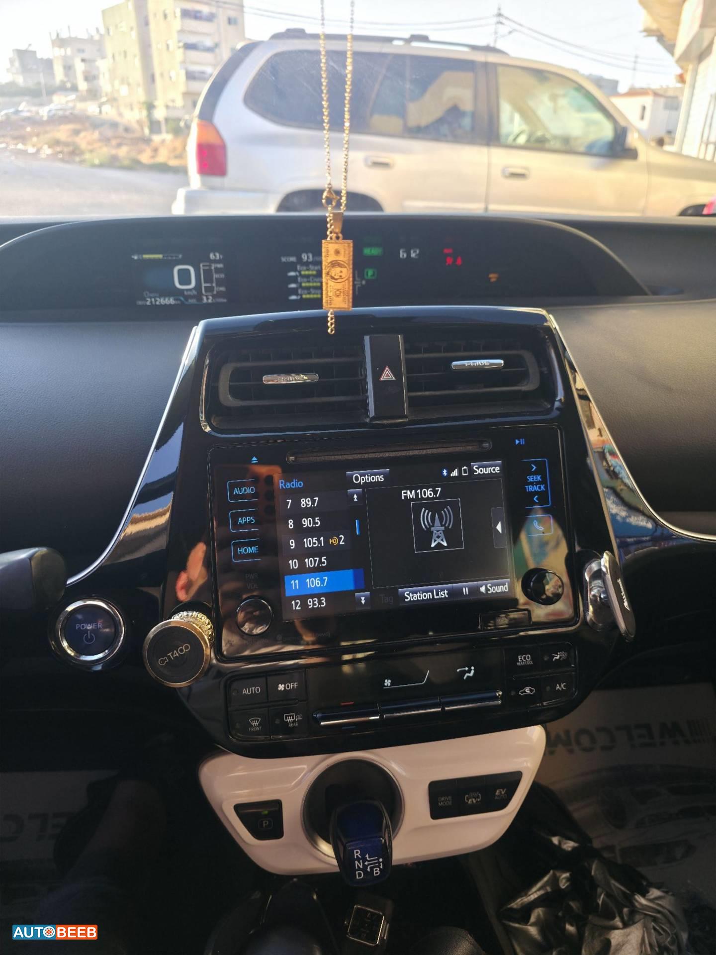 Toyota Prius 2018