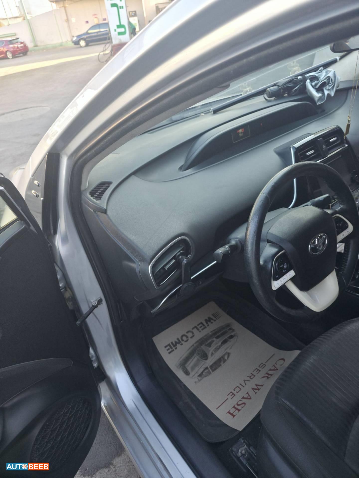 Toyota Prius 2018