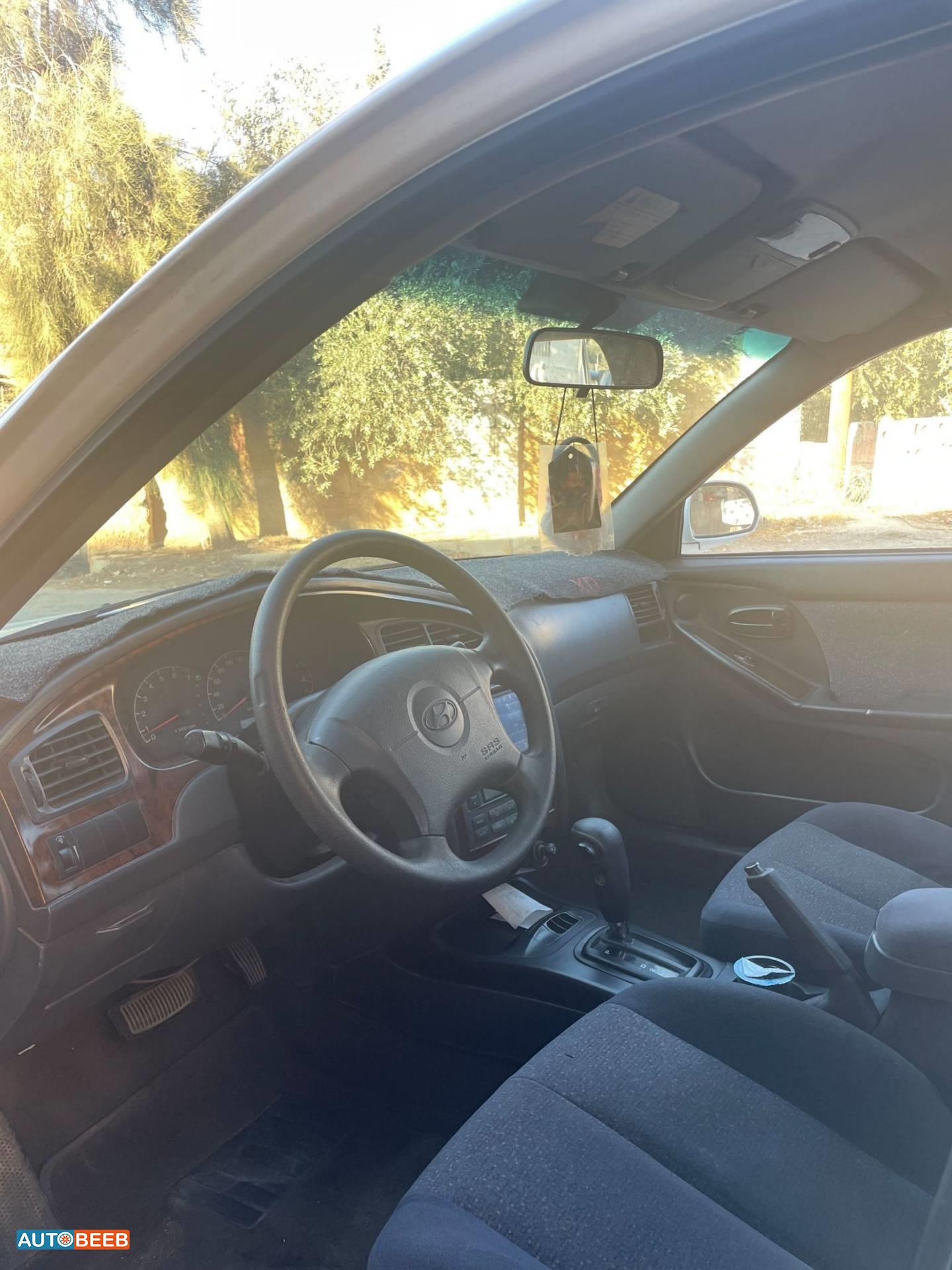 Hyundai  2001