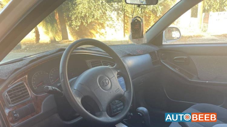 Hyundai  2001