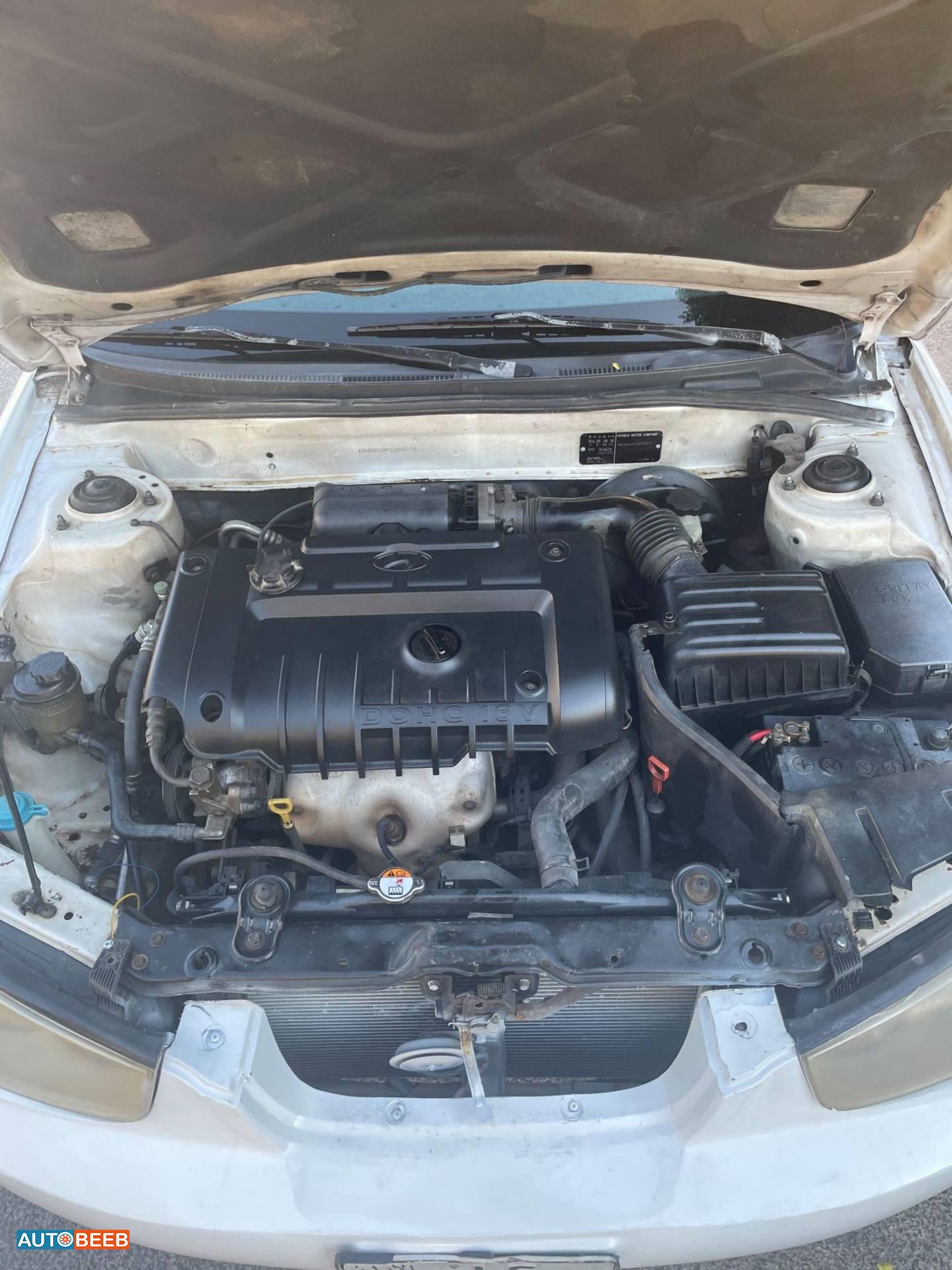 Hyundai  2001