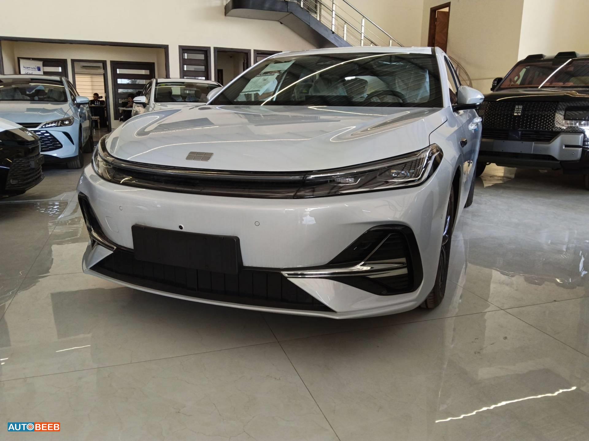 Geely  2025