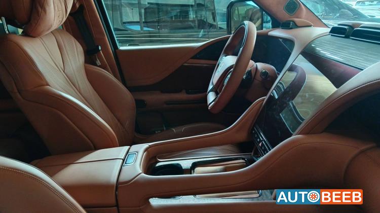 BYD Yangwang U8 2025