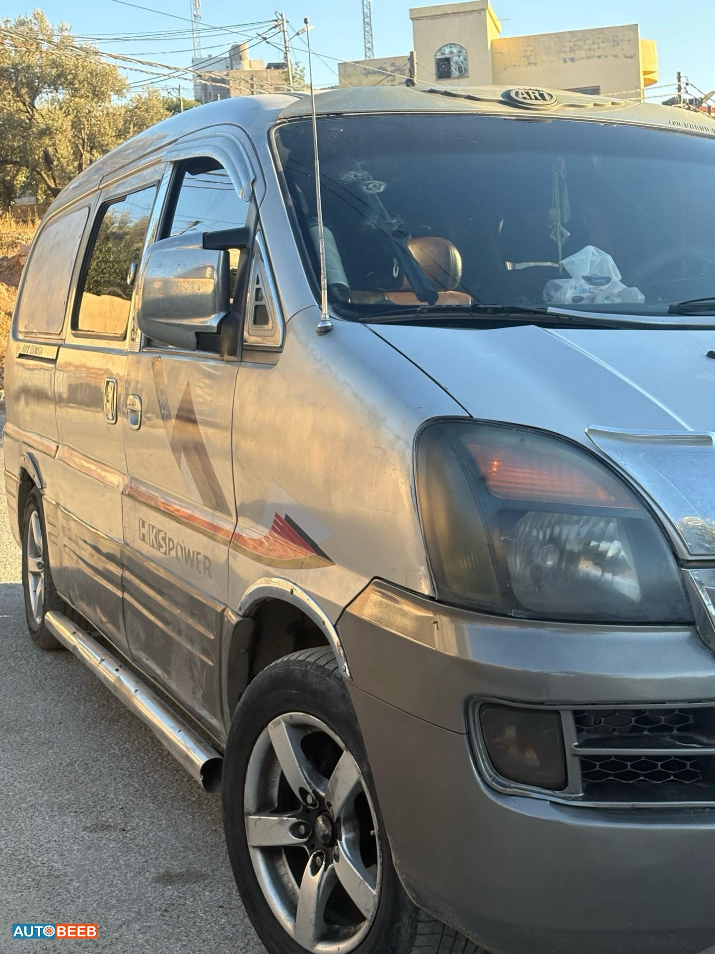 Minibus Hyundai 2006